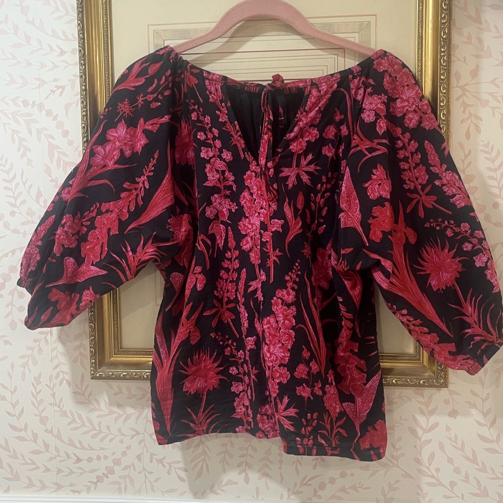 Victoria Dunn top